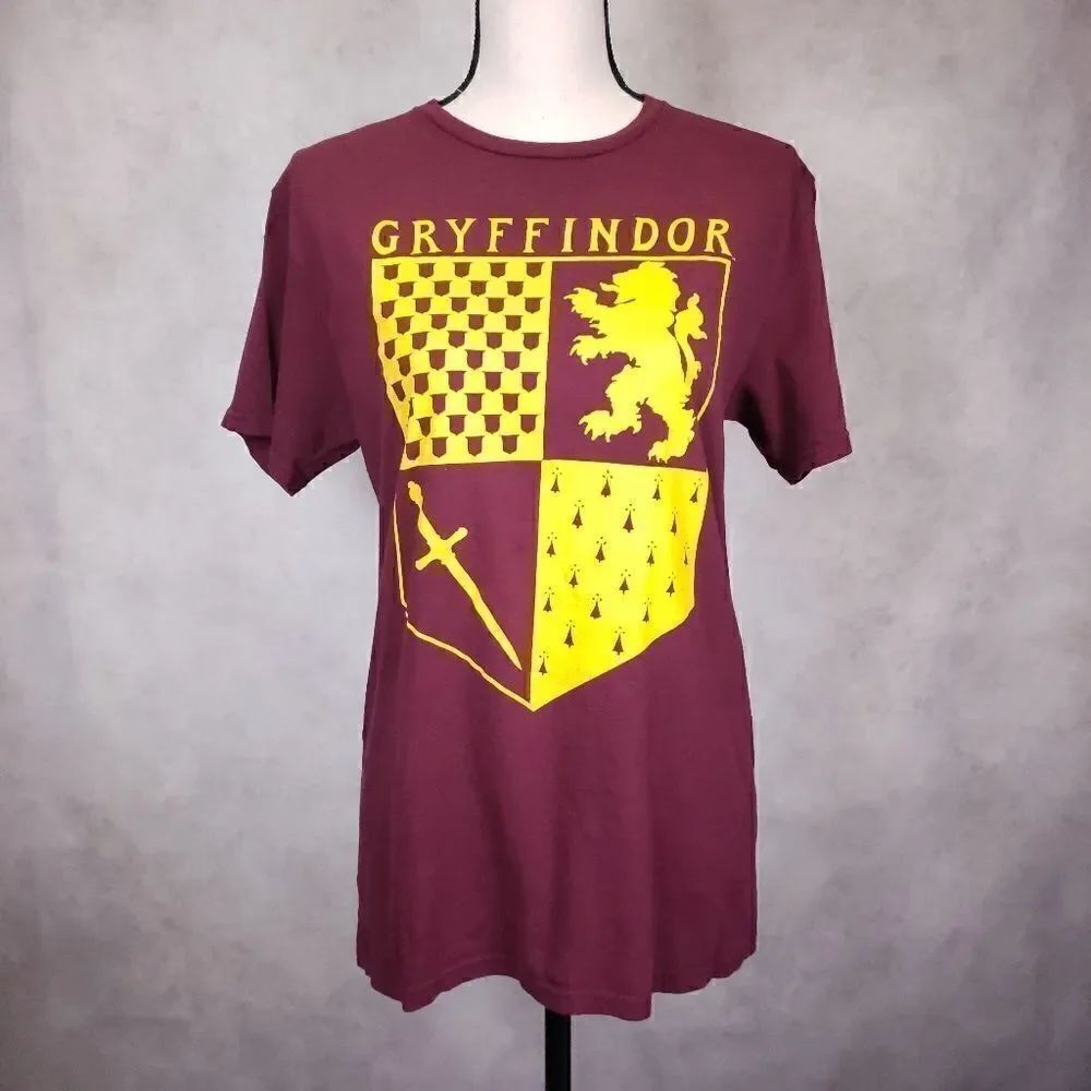 Harry Potter Gryffindor short sleeve shirt Medium